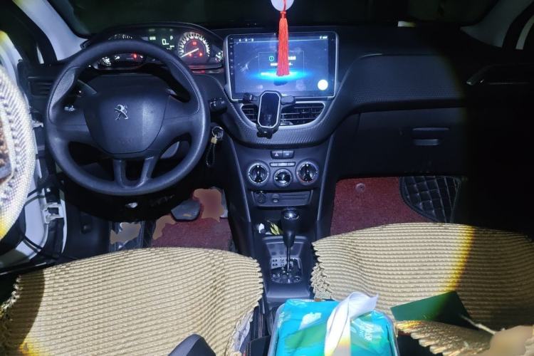 Used Peugeot 2008 2014 1.6L Automatic Trend Edition Center Console