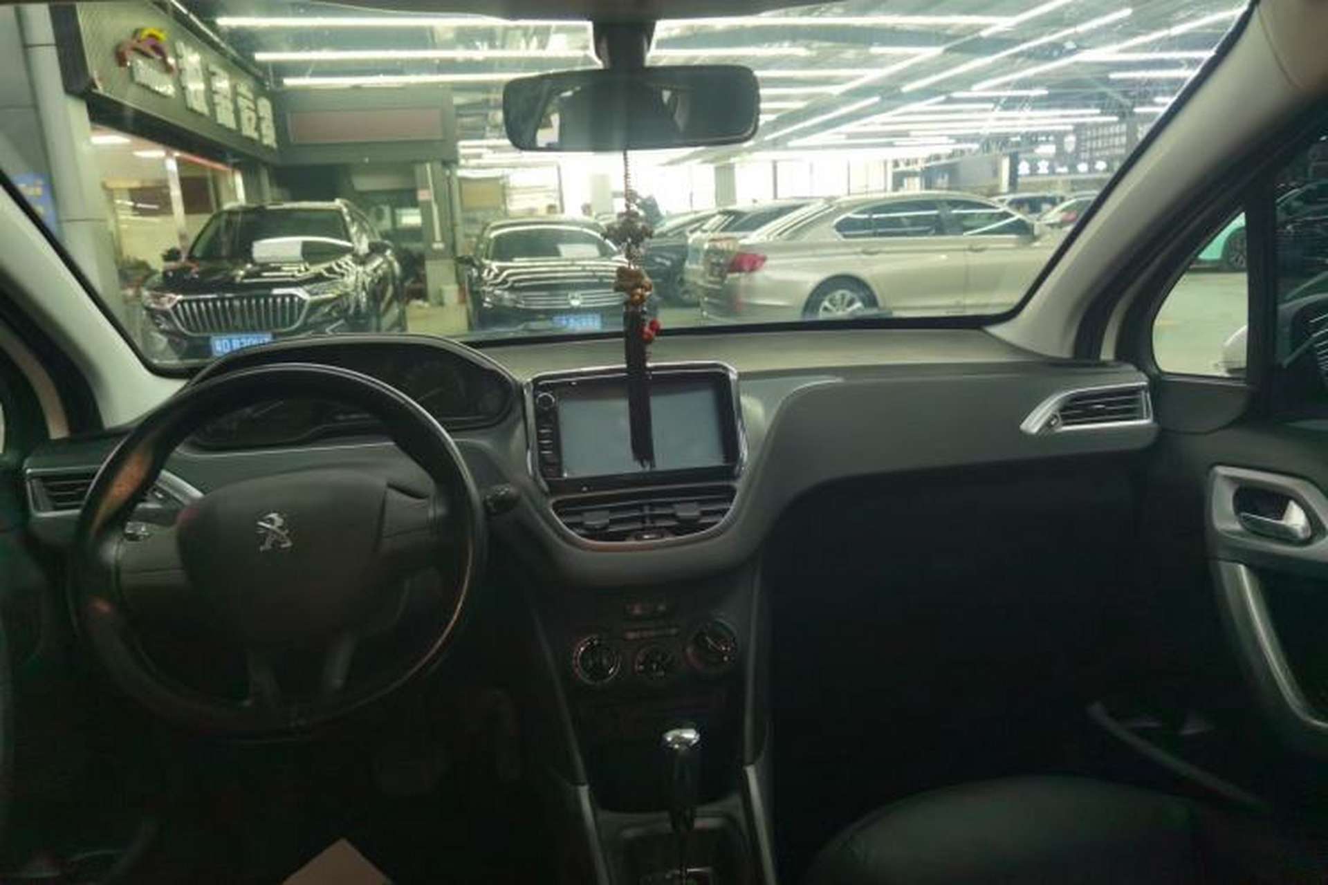 Used Peugeot 2008 2014 1.6L Automatic Trend Edition Center Console