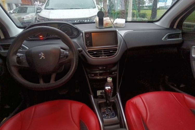 Used Peugeot 2008 2014 1.6L Automatic Fashion Edition Center Console