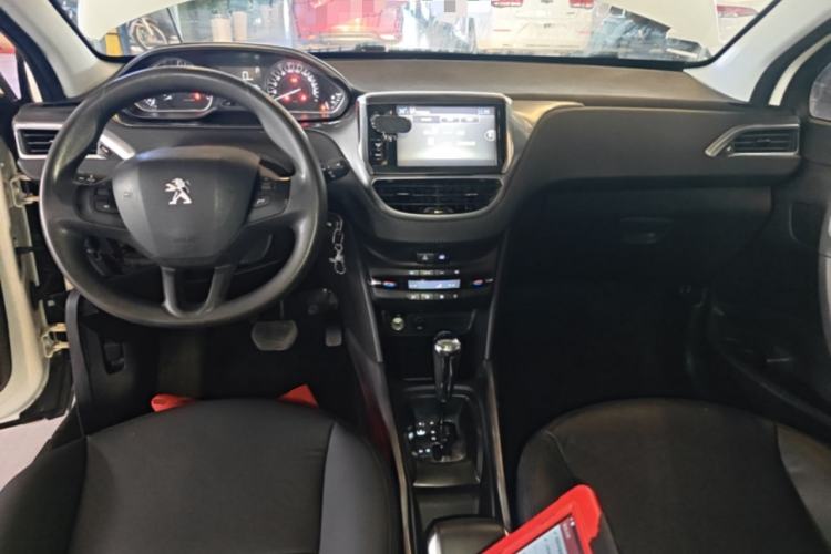 Used Peugeot 2008 2014 1.6L Automatic Fashion Edition Center Console