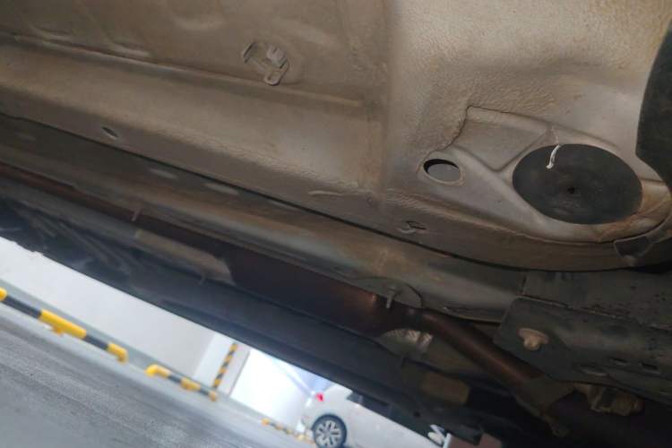 Used Peugeot 2008 2014 1.6L Manual Trend Edition Chassis Front Right