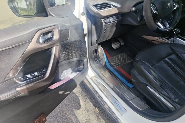 Used Peugeot 2008 2014 1.6L Automatic Navigation Edition Driver Seat