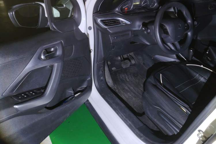 Used Peugeot 2008 2014 1.6L Automatic Fashion Edition Driver Seat