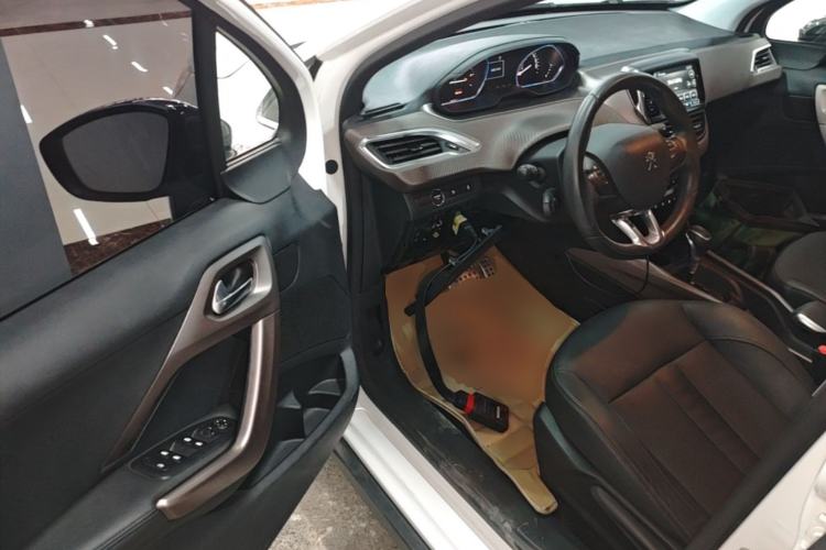 Used Peugeot 2008 2014 1.6L Automatic Navigation Edition Driver Seat