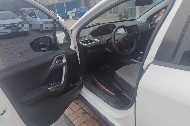 Used Peugeot 2008 2014 1.6L Automatic Excellence Edition Driver Seat