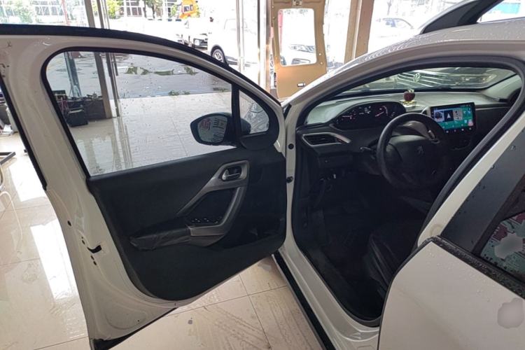 Used Peugeot 2008 2014 1.6L Automatic Trend Edition Driver Seat