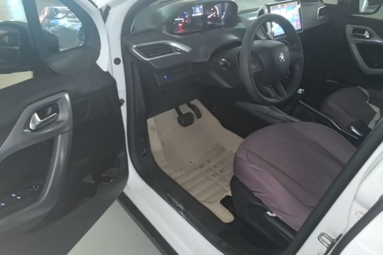 Used Peugeot 2008 2014 1.6L Automatic Trend Edition Driver Seat
