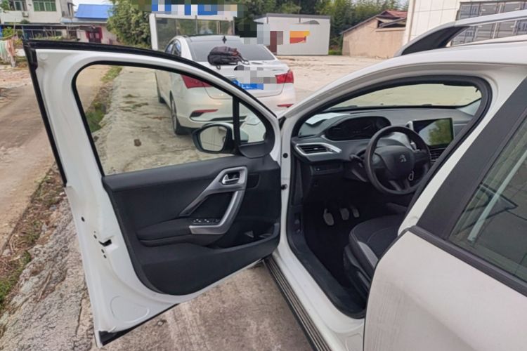 Used Peugeot 2008 2014 1.6L Manual Trend Edition Driver Seat