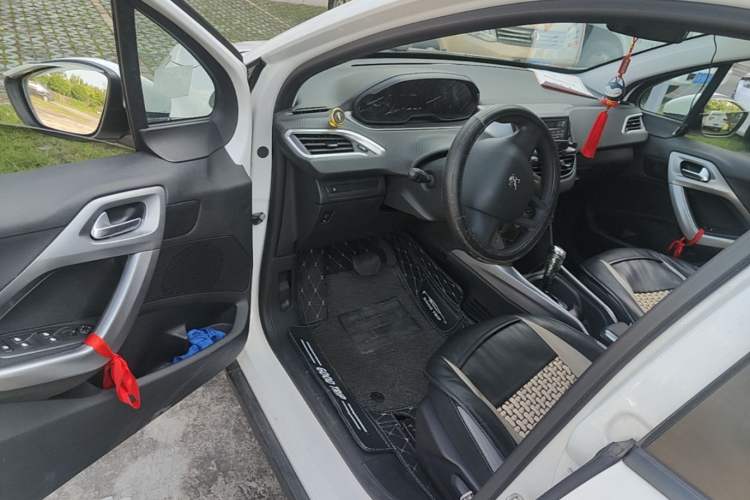 Used Peugeot 2008 2014 1.6L Automatic Trend Edition Driver Seat