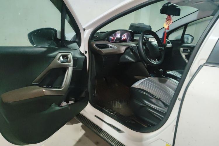 Used Peugeot 2008 2014 1.6L Automatic Fashion Edition Driver Seat