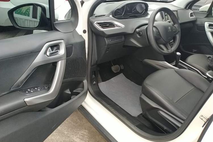 Used Peugeot 2008 2014 1.6L Automatic Fashion Edition Driver Seat