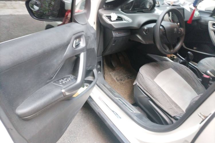 Used Peugeot 2008 2014 1.6L Manual Fashion Edition Driver Seat