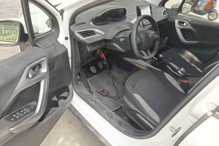 Used Peugeot 2008 2014 1.6L Manual Trend Edition Driver Seat