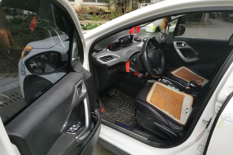 Used Peugeot 2008 2014 1.6L Automatic Excellence Edition Driver Seat