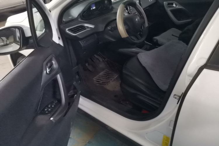 Used Peugeot 2008 2014 1.6L Manual Trend Edition Driver Seat