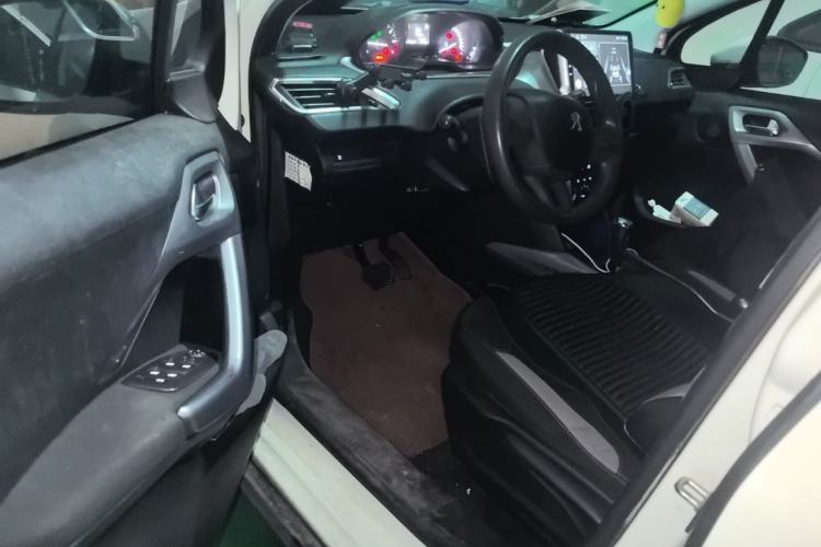 Used Peugeot 2008 2014 1.6L Automatic Trend Edition Driver Seat