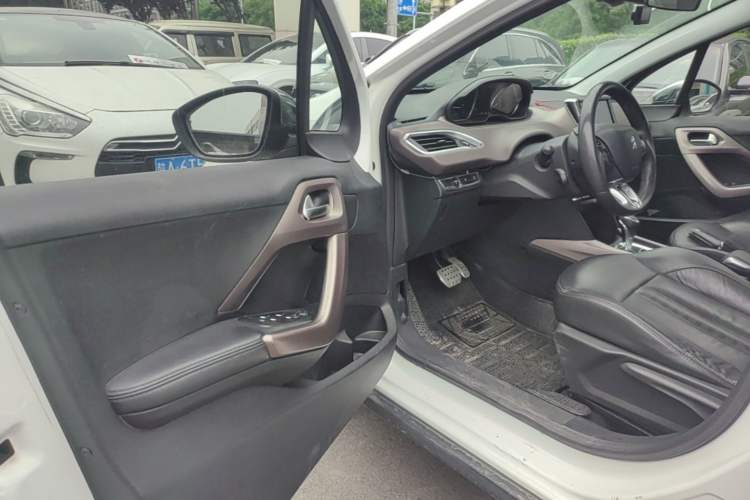 Used Peugeot 2008 2014 1.6L Automatic Navigation Edition Driver Seat