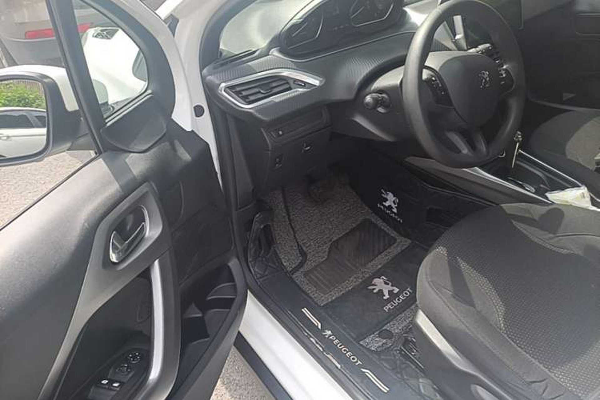 Used Peugeot 2008 2014 1.6L Automatic Fashion Edition Driver Seat
