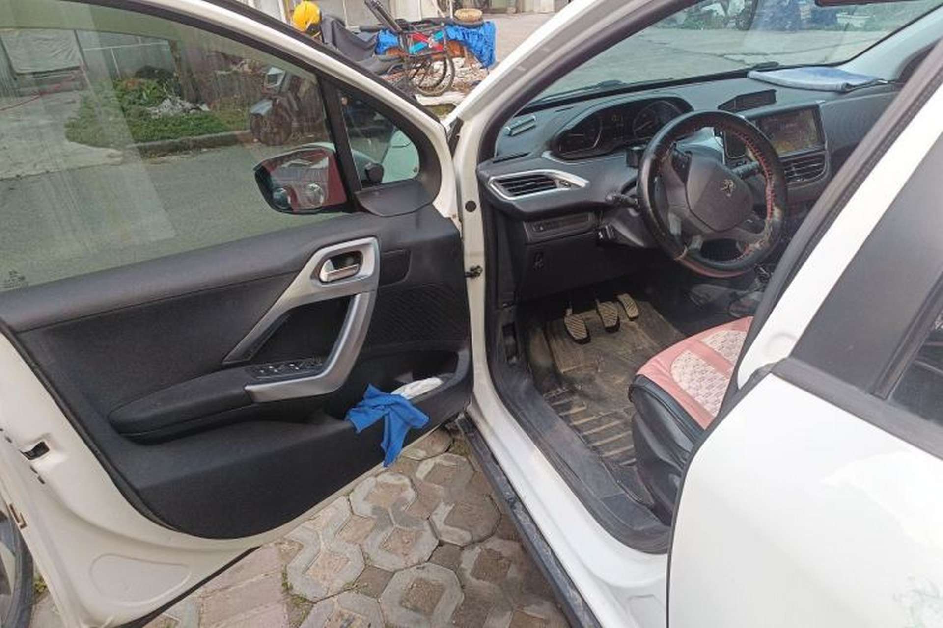 Used Peugeot 2008 2014 1.6L Manual Fashion Edition Driver Seat