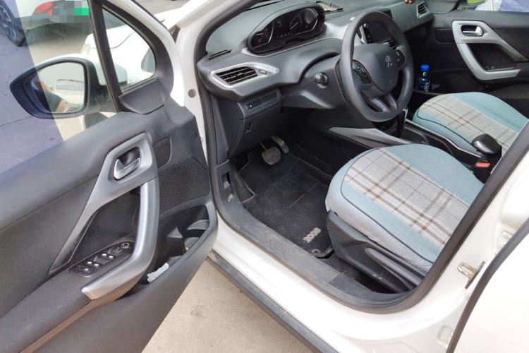 Used Peugeot 2008 2014 1.6L Automatic Fashion Edition Driver Seat