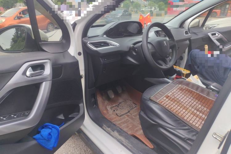 Used Peugeot 2008 2014 1.6L Manual Trend Edition Driver Seat