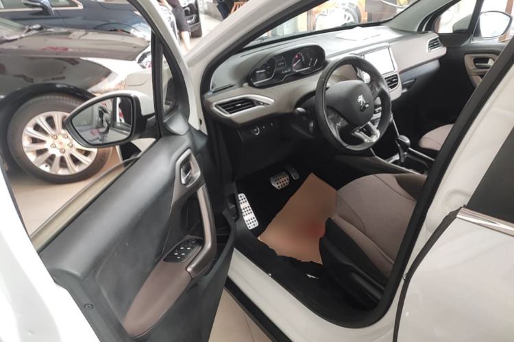 Used Peugeot 2008 2014 1.6L Automatic Navigation Edition Driver Seat