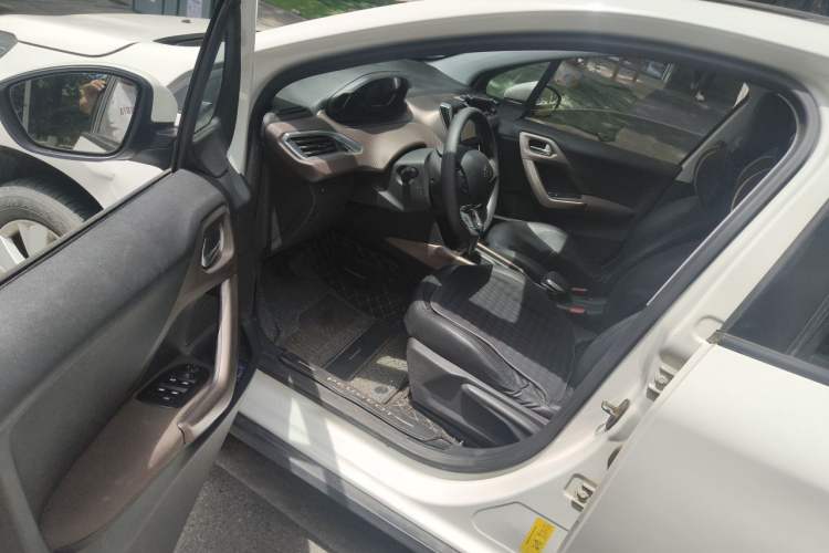 Used Peugeot 2008 2014 1.6L Automatic Fashion Edition Driver Seat