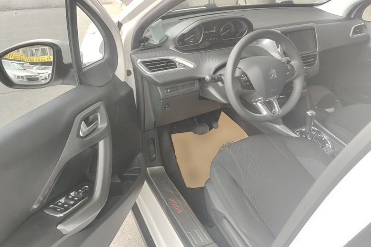 Used Peugeot 2008 2014 1.6L Automatic Fashion Edition Driver Seat