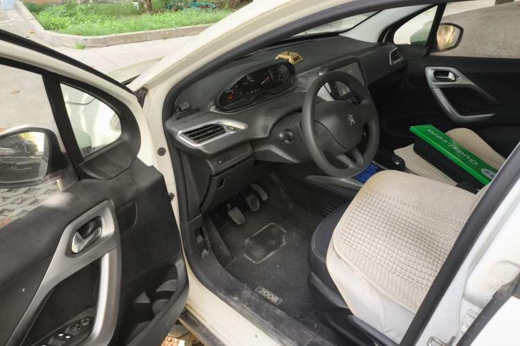 Used Peugeot 2008 2014 1.6L Manual Trend Edition Driver Seat