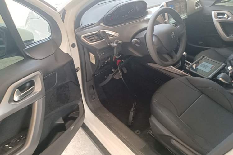 Used Peugeot 2008 2014 1.6L Automatic Trend Edition Driver Seat