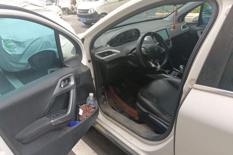 Used Peugeot 2008 2014 1.6L Manual Fashion Edition Driver Seat