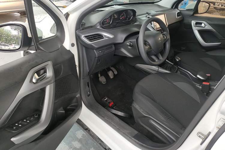 Used Peugeot 2008 2014 1.6L Manual Fashion Edition Driver Seat