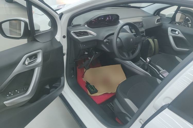 Used Peugeot 2008 2014 1.6L Manual Trend Edition Driver Seat