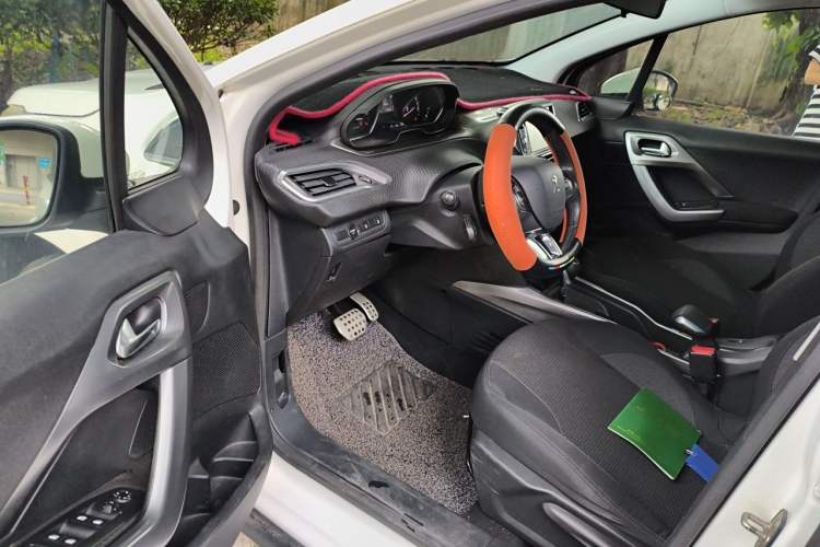 Used Peugeot 2008 2014 1.6L Automatic Navigation Edition Driver Seat