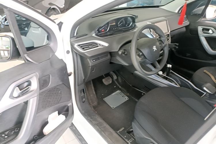 Used Peugeot 2008 2014 1.6L Automatic Fashion Edition Driver Seat