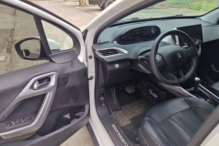 Used Peugeot 2008 2014 1.6L Automatic Trend Edition Driver Seat