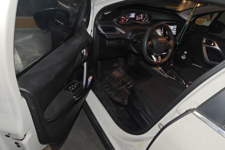 Used Peugeot 2008 2014 1.6L Automatic Fashion Edition Driver Seat