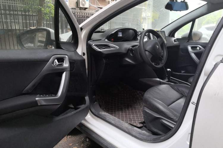 Used Peugeot 2008 2014 1.6L Automatic Trend Edition Driver Seat