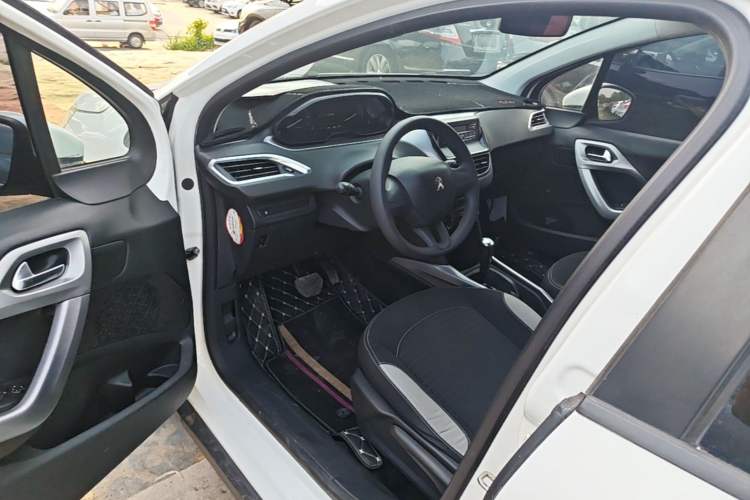 Used Peugeot 2008 2014 1.6L Automatic Trend Edition Driver Seat