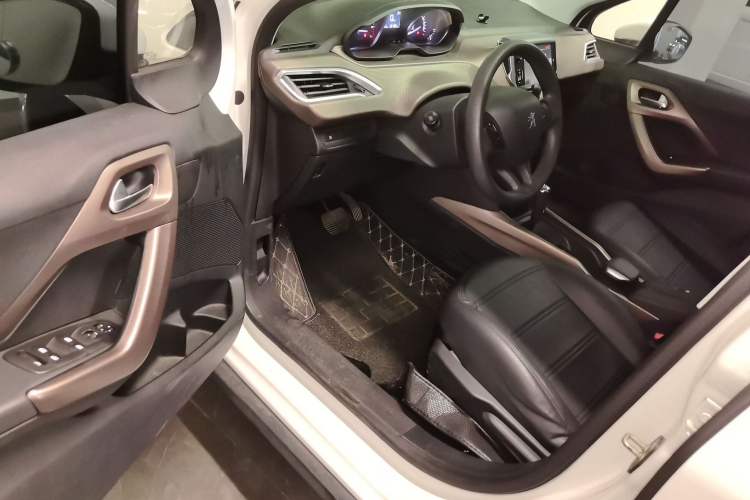 Used Peugeot 2008 2014 1.6L Automatic Fashion Edition Driver Seat