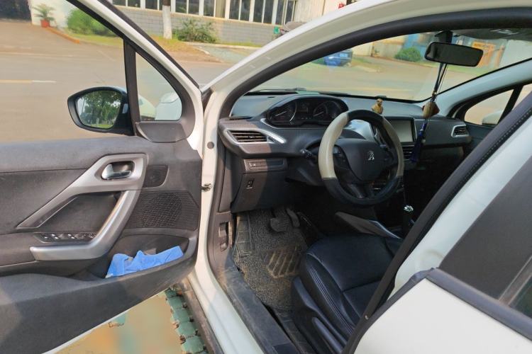 Used Peugeot 2008 2014 1.6L Automatic Excellence Edition Driver Seat