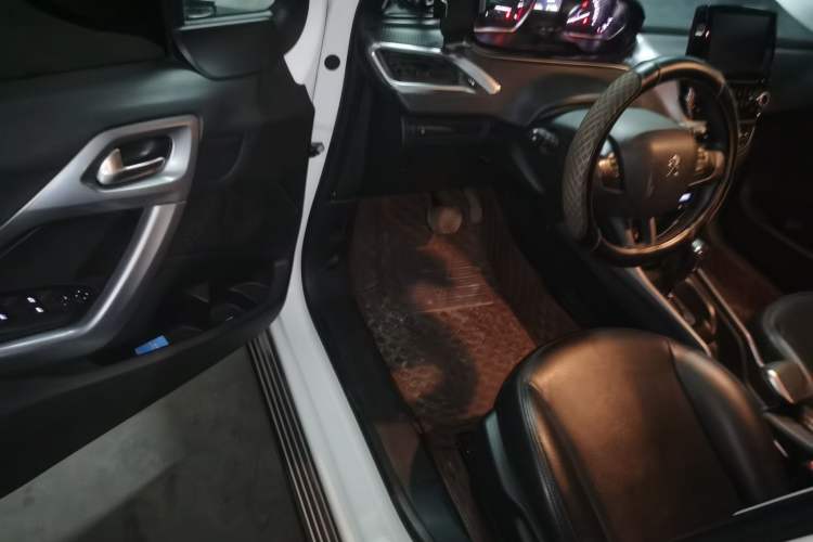 Used Peugeot 2008 2014 1.6L Automatic Fashion Edition Driver Seat