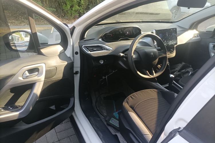 Used Peugeot 2008 2014 1.6L Automatic Trend Edition Driver Seat