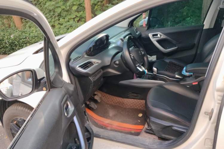 Used Peugeot 2008 2014 1.6L Manual Fashion Edition Driver Seat