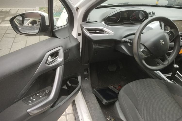 Used Peugeot 2008 2014 1.6L Automatic Fashion Edition Driver Seat