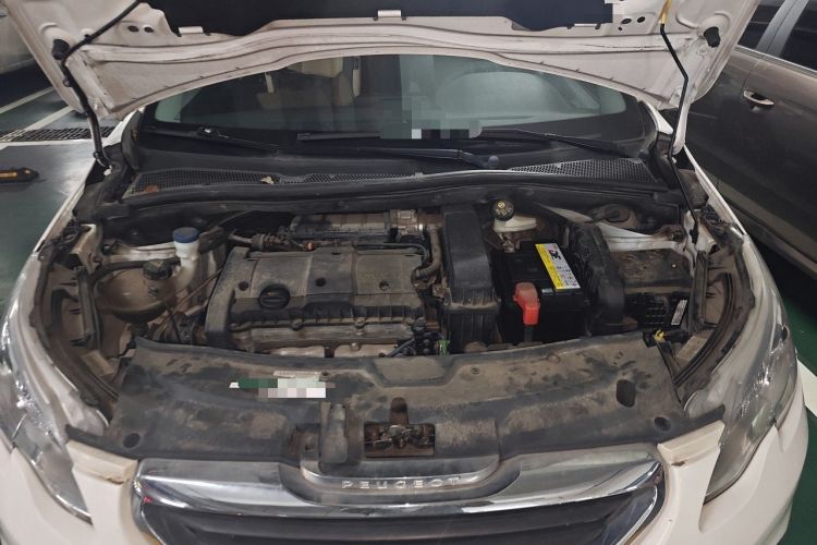 Used Peugeot 2008 2014 1.6L Manual Trend Edition Engine Bay