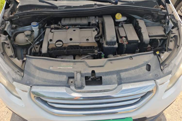 Used Peugeot 2008 2014 1.6L Automatic Navigation Edition Engine Bay