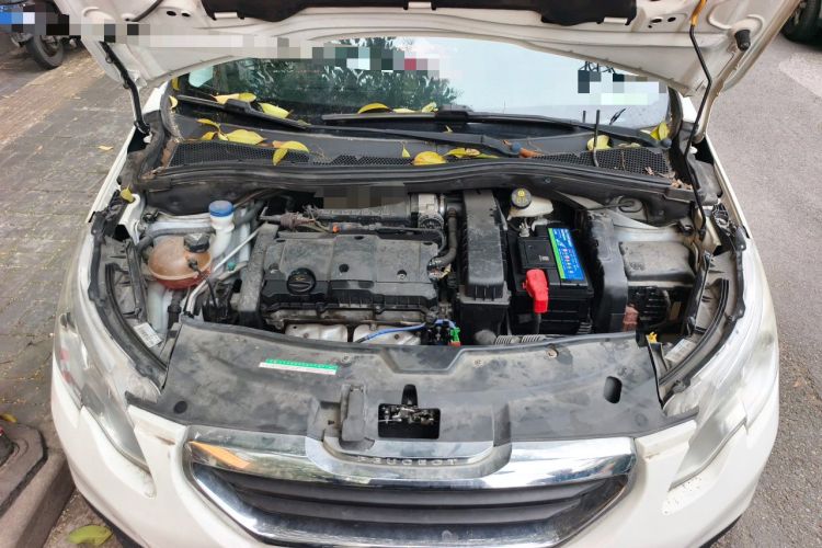 Used Peugeot 2008 2014 1.6L Automatic Trend Edition Engine Bay