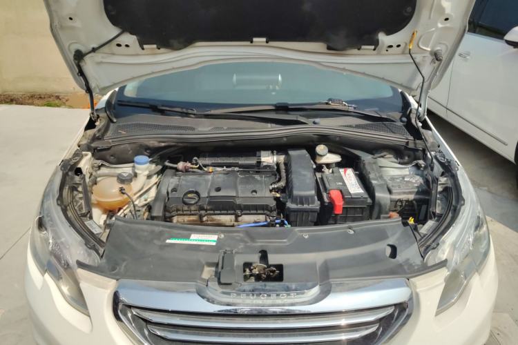 Used Peugeot 2008 2014 1.6L Automatic Fashion Edition Engine Bay