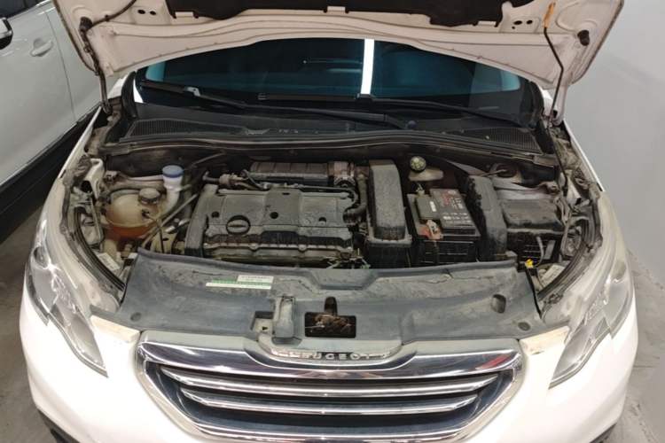 Used Peugeot 2008 2014 1.6L Automatic Navigation Edition Engine Bay